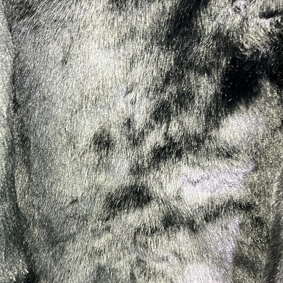 H&M - NWT Black Suede Like Lined Black Faux Fur Button Down Pockets Coat Size 2 - Picture 13 of 13